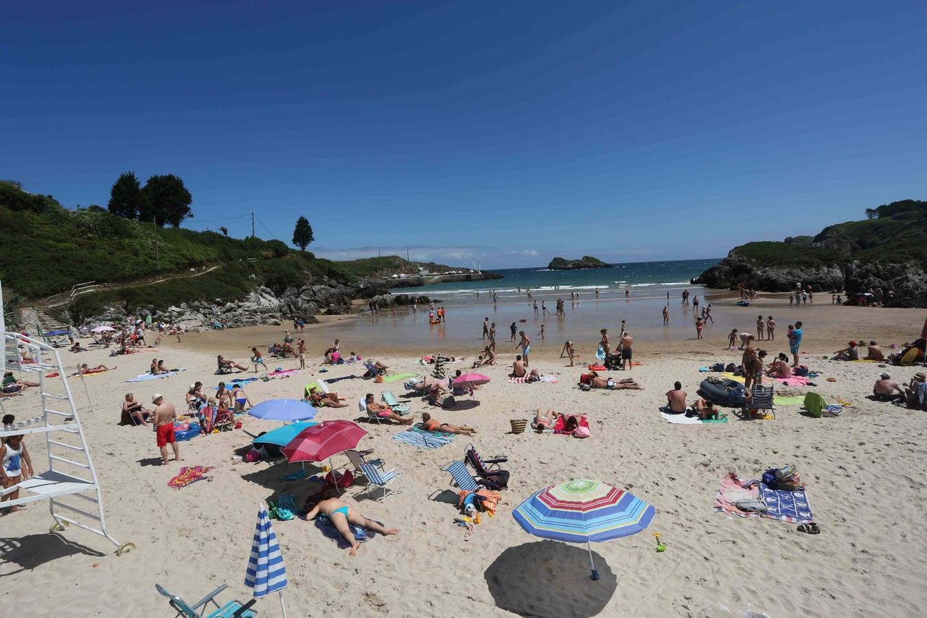 Playa de Palombina en Llanes (Asturias).