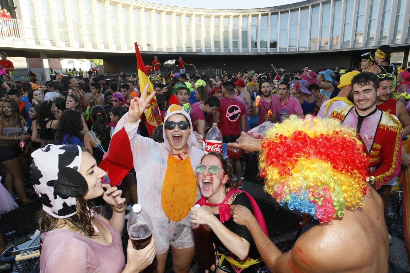 Gran ambiente y diversión en el inicio de las fiestas de Santa Marta de Tormes (Salamanca)