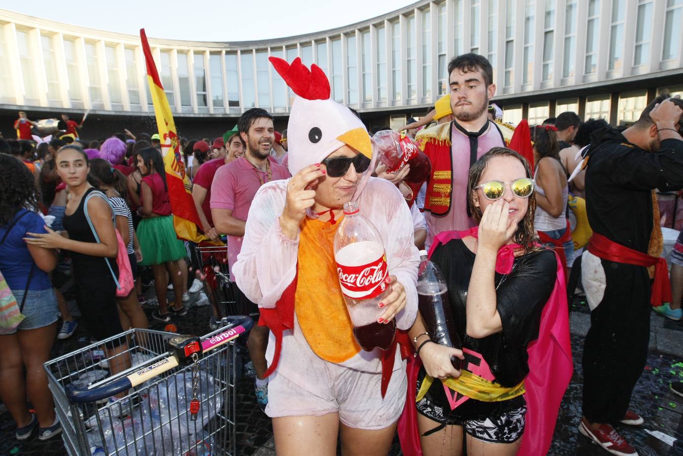 Gran ambiente y diversión en el inicio de las fiestas de Santa Marta de Tormes (Salamanca)