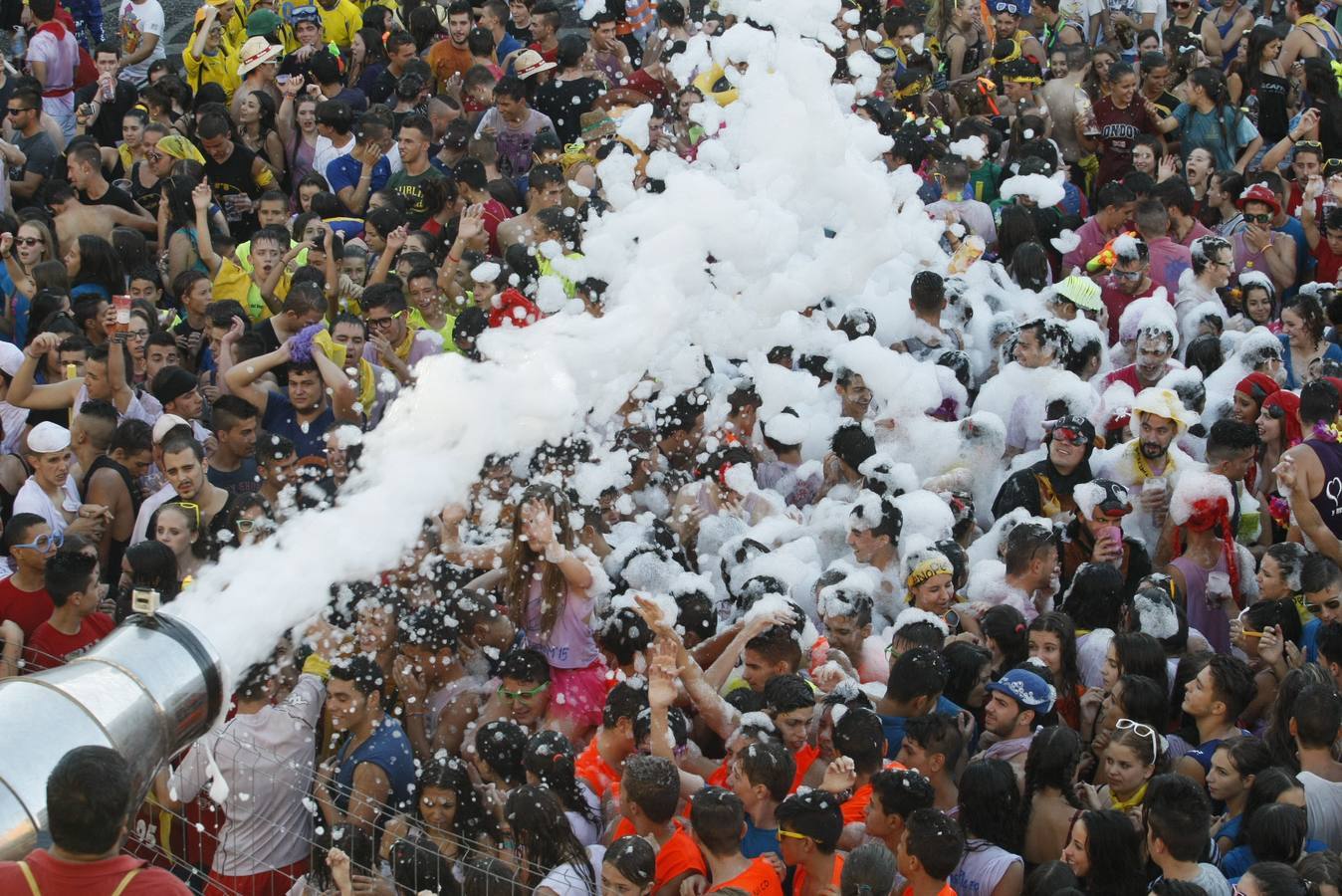 Gran ambiente y diversión en el inicio de las fiestas de Santa Marta de Tormes (Salamanca)