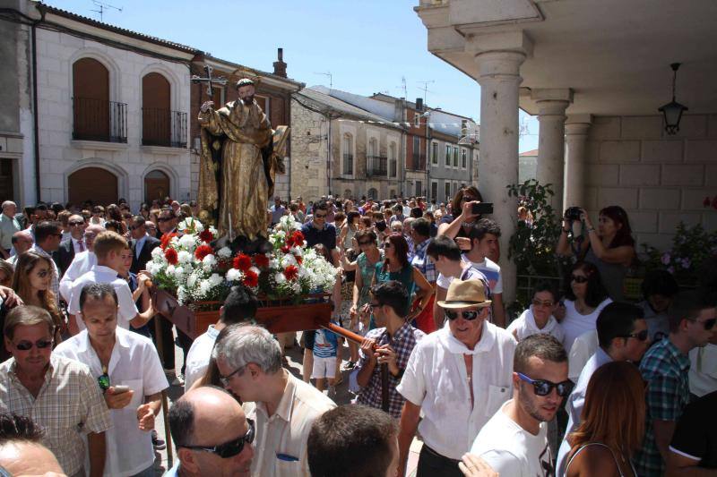Procesión en honor a Santo Domingo de Guzmán en Campaspero