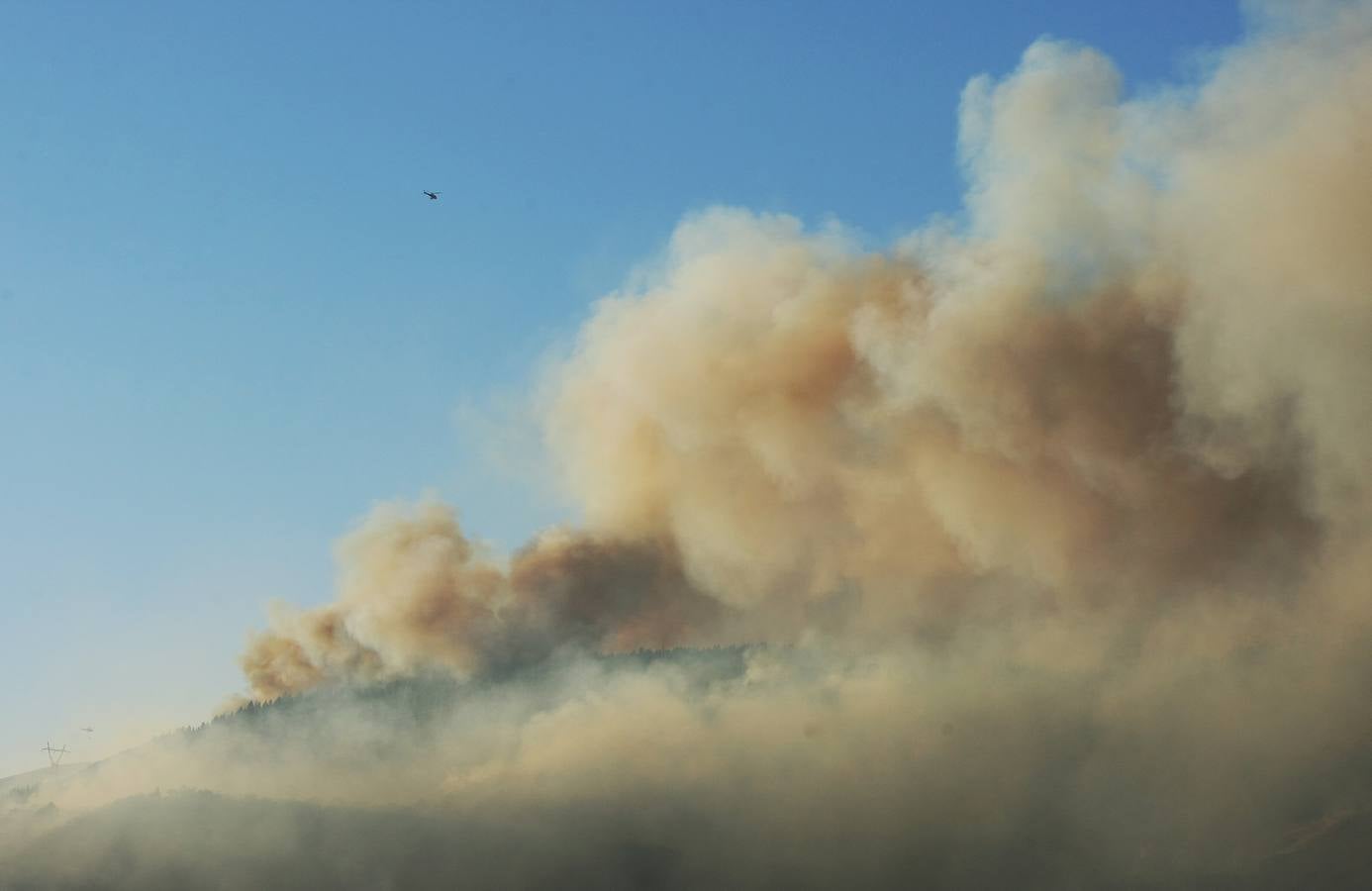 Incendio en Villafranca de El Bierzo (León)