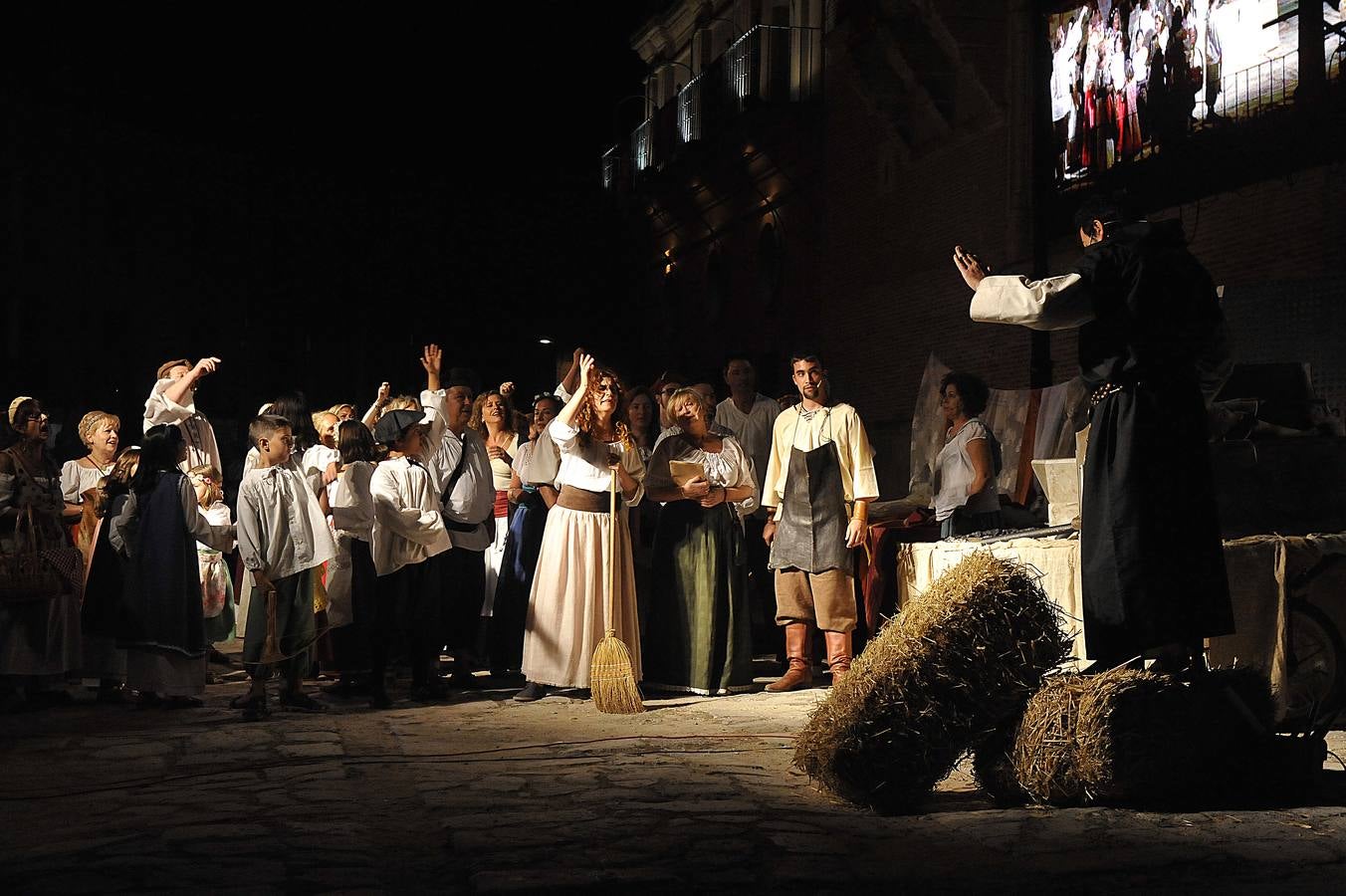 Desfile de los Imperiales y los Comuneros en Medina