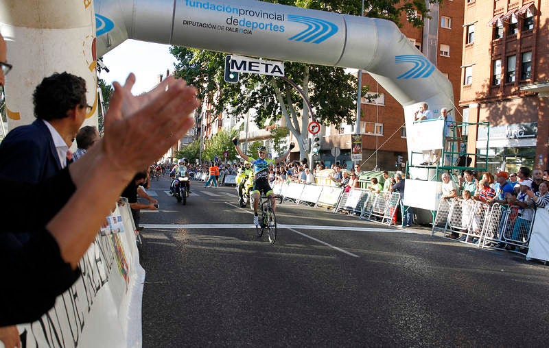 Víctor Etxeberria gana la 50ª edición de la Vuelta Ciclista a Palencia