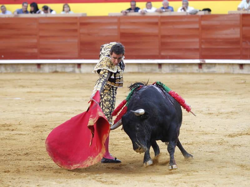 Padilla, El Fandi y Juan del Álamo en la segunda corrida de la feria de Palencia (1/2)