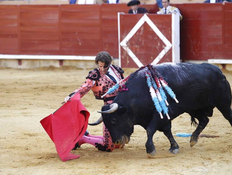 Padilla, El Fandi y Juan del Álamo en la segunda corrida de la feria de Palencia (2/2)