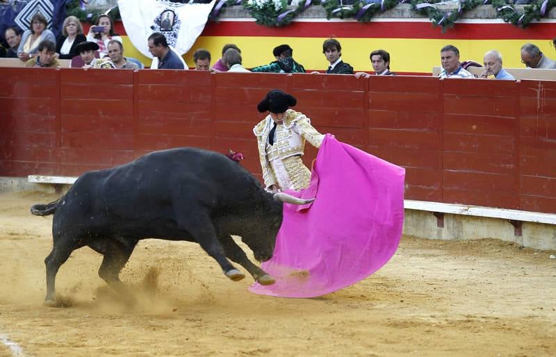 Padilla, El Fandi y Juan del Álamo en la segunda corrida de la feria de Palencia (2/2)