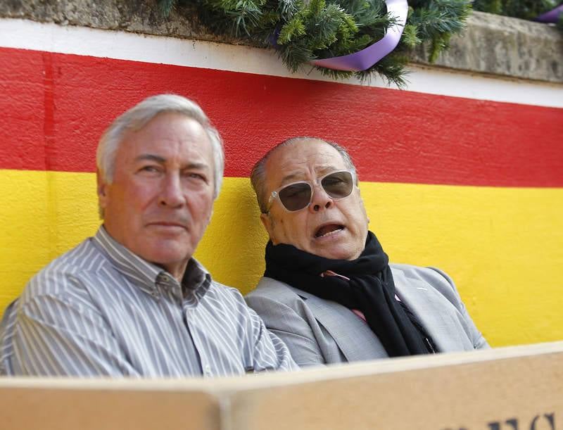 Enrique Ponce, Miguel Ángel Perera y Alejandro Talavante en la tercera corrida de la feria de Palencia (1/2)