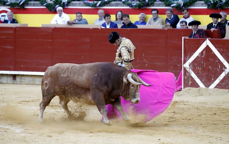 Enrique Ponce, Miguel Ángel Perera y Alejandro Talavante en la tercera corrida de la feria de Palencia (1/2)