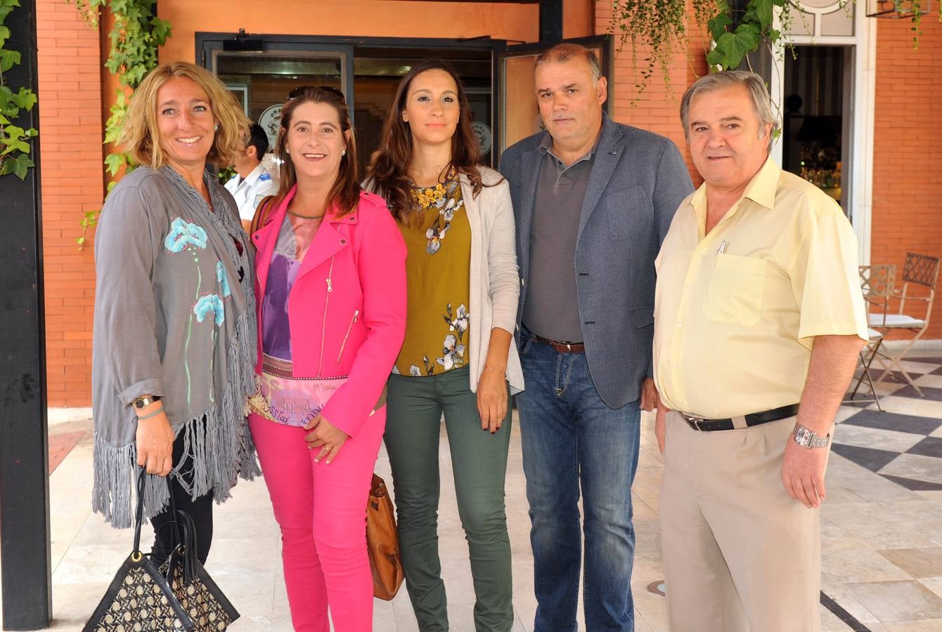 La Junta directiva de Fecosva. Raquel Castaño, Mila Aguado, Virginia García, Javier Labarga (presidente de la entidad) y Jesús García.