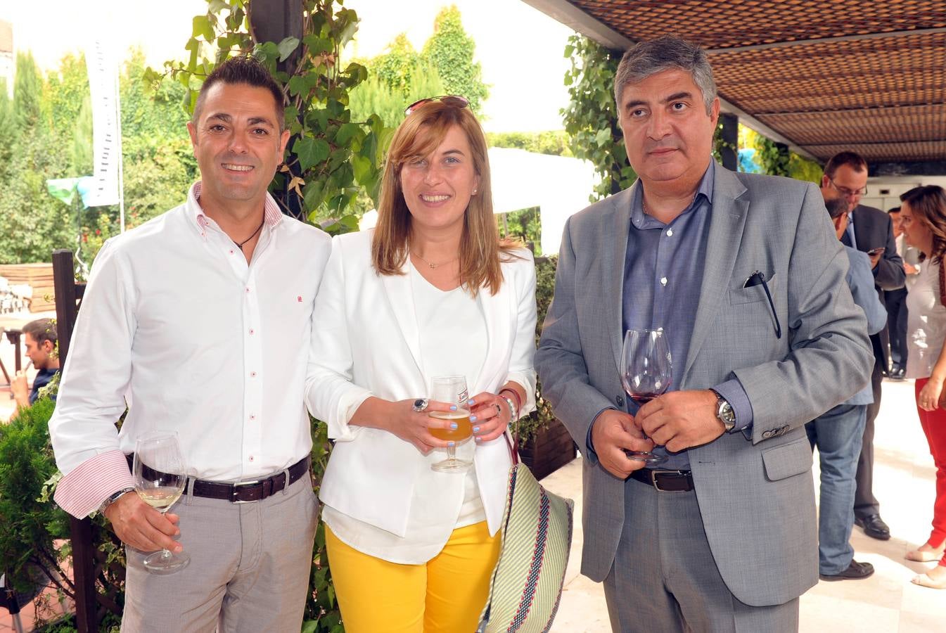 Ángel Lajo, Silvia León y el director del Casino de Castilla y León, Javier Herrero.
