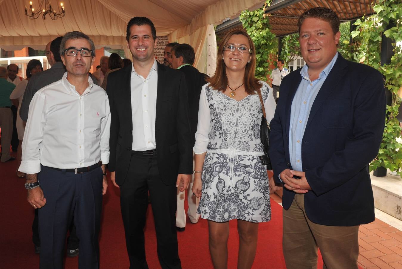 El subdirector de El Norte de Castilla, José Ignacio Foces; el secretario general del PSOE en Castilla y León, Luis Tudanca; Virginia Barcones, portavoz adjunta del PSOE en las Cortes, y Óscar Álvarez, secretario de la Mesa del Parlamento autonómico del Partido Socialista.