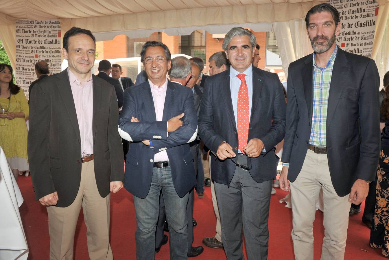 Javier Escribano, director de Innovación, Operaciones y Desarrollo de Negocio Digital de El Norte; Juan Carlos de Margarida (Colegio de Economistas), Valentín López (Colegio Mayor Peñafiel) y Juanjo Tauler, del club de baloncesto Brico Depot Ciudad de Valladolid.