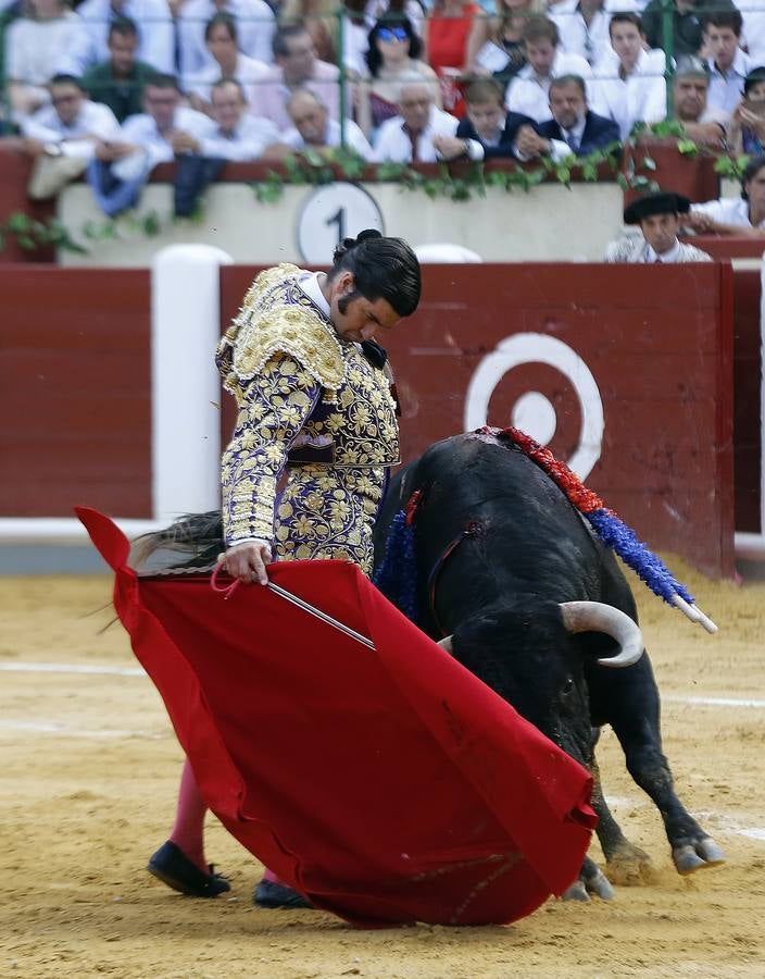Morante, Castella y Manzanares, a hombros por la puerta grande