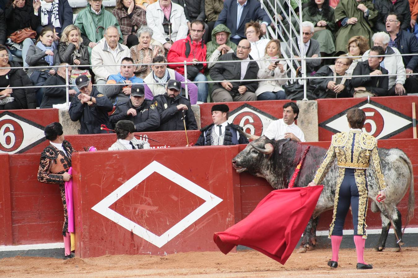 Corrida de toros en Salamanca con El Juli, Castella y Perera (1/3)