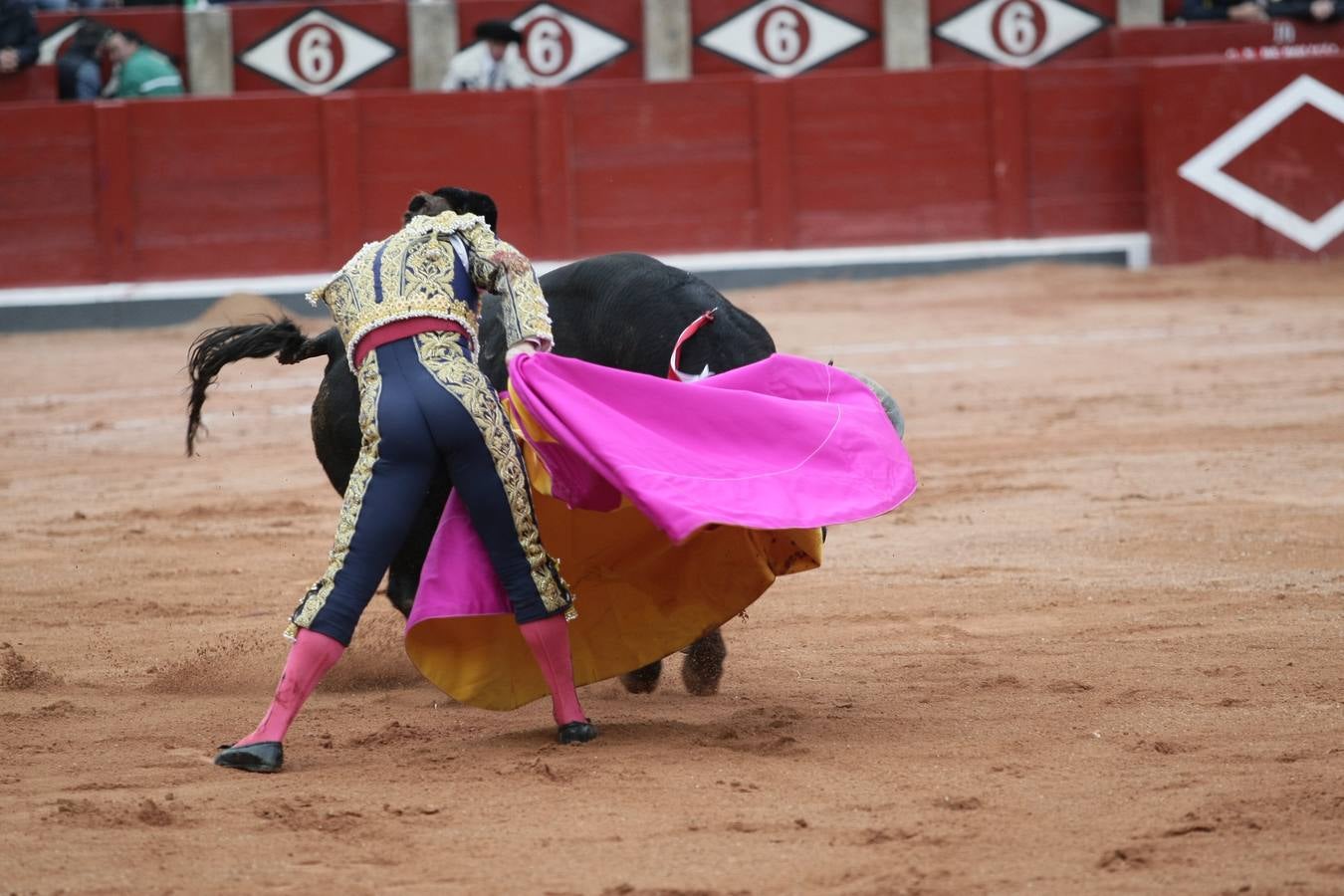 Corrida de toros en Salamanca con El Juli, Castella y Perera (2/3)