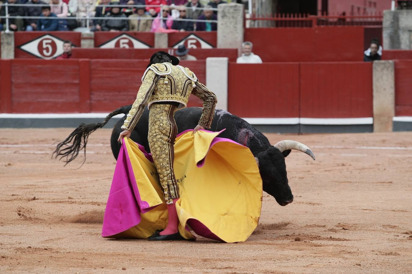 Corrida de toros en Salamanca con El Juli, Castella y Perera (3/3)