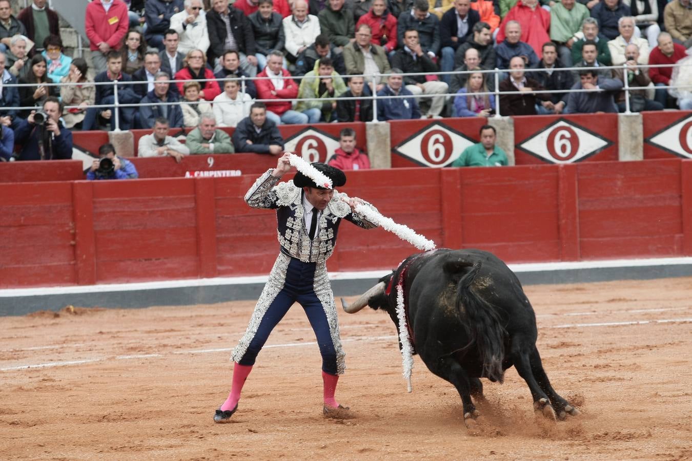 Corrida de toros en Salamanca con El Juli, Castella y Perera (3/3)