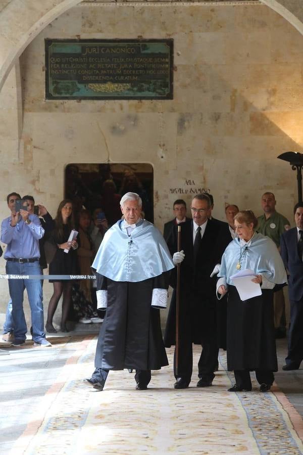 Mario Vargas Llosa es investido doctor Honoris Causa por la Universidad de Salamanca