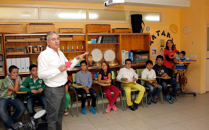 La reina Letizia inaugura el curso escolar en el colegio público Marqués de Santillana de Palencia (1/2)