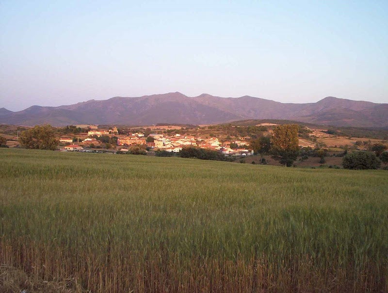 Agallas. Salamanca. situado al SO de la Provincia de Salamanca, pertenece a la comarca de Ciudad Rodrigo, estando a unos 25km de ésta.