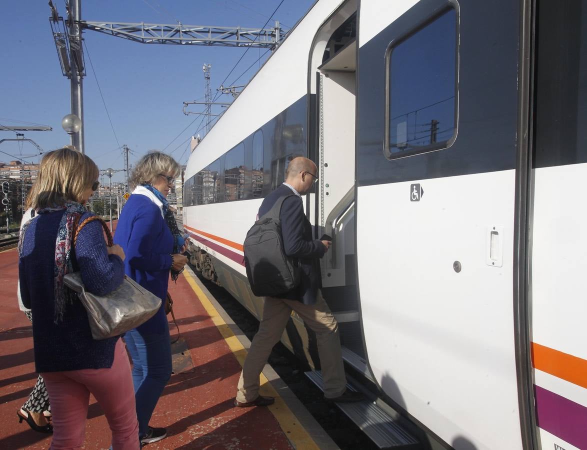 Primer viaje comercial del Ave León-Madrid