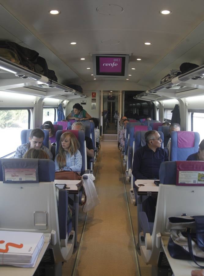 Primer viaje comercial del Ave León-Madrid