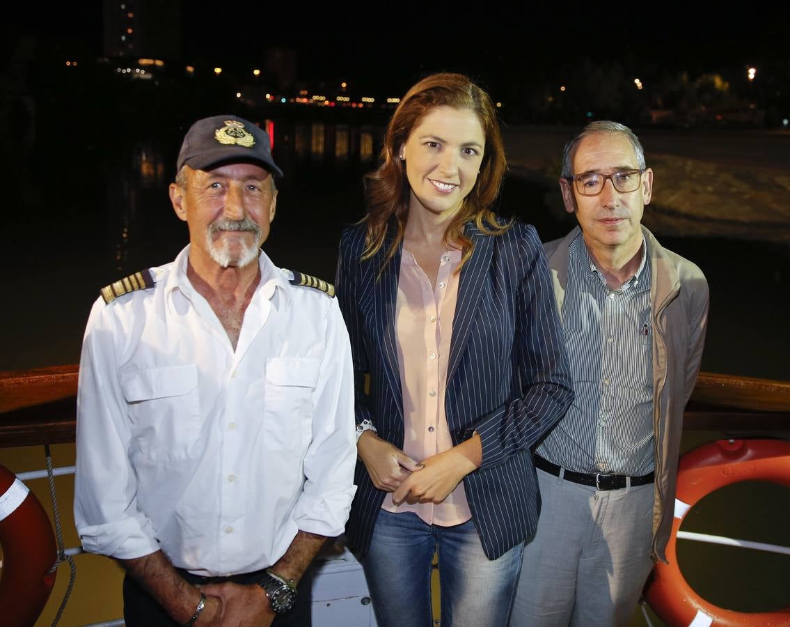 José María Muñoz Quirós ofrece un recital en el Aula de Cultura a bordo del barco &#039;La Leyenda del Pisuerga&#039;