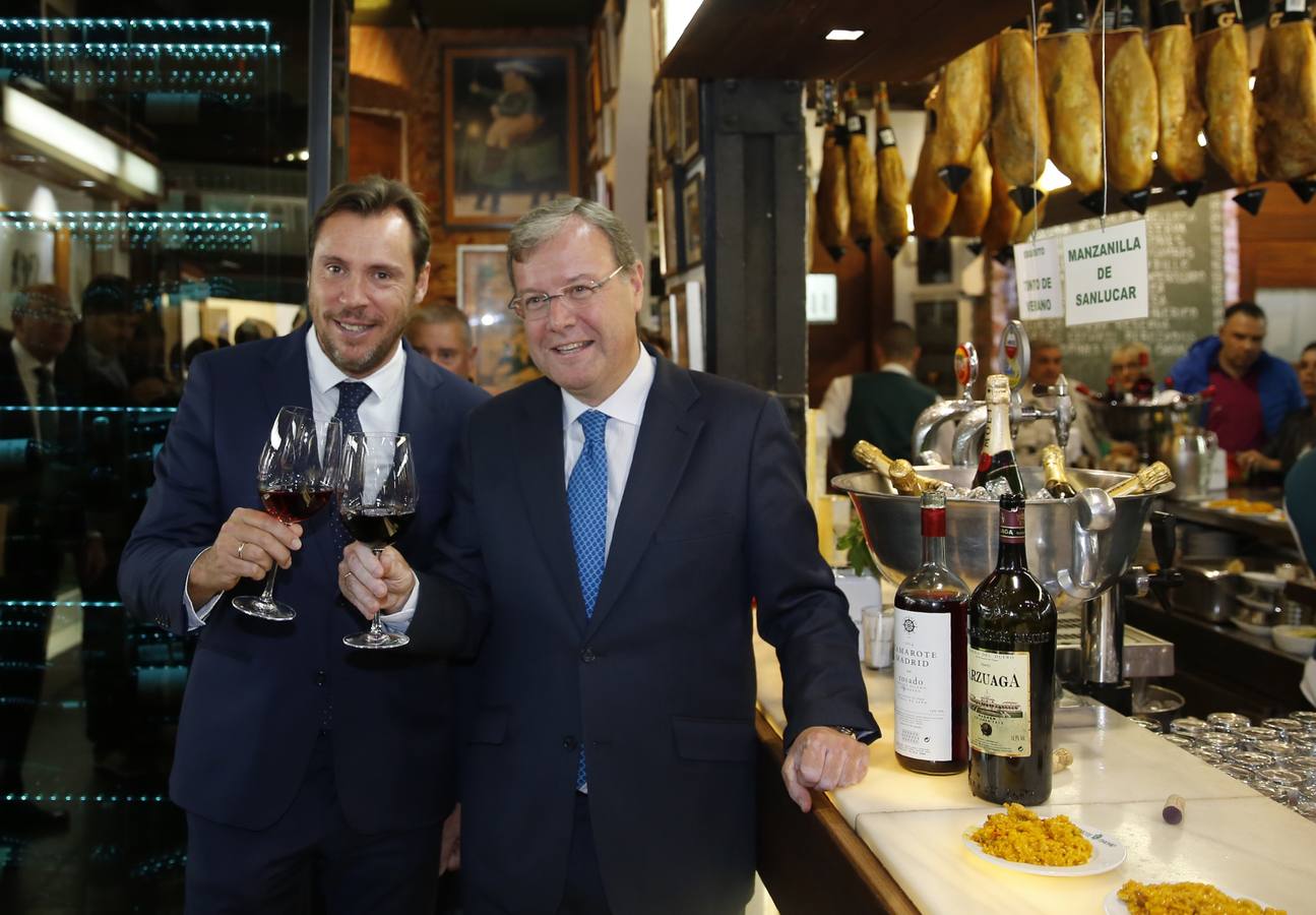 El alcalde de Valladolid, Óscar Puente, visita León (1/2)