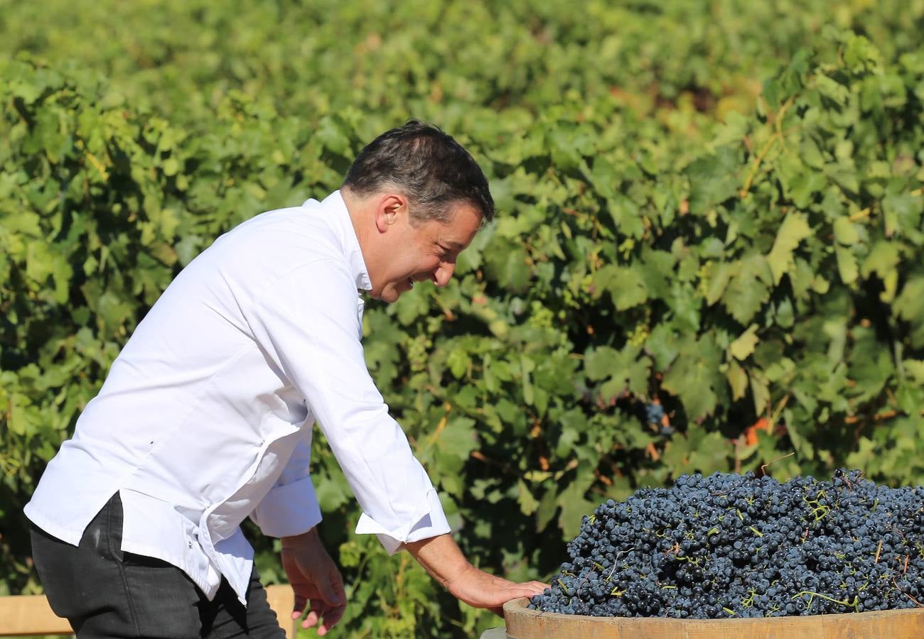 El mejor cocinero del mundo, Joan Roca, en la tradicional pisada de uva de Abadía de Retuerta (Valladolid)