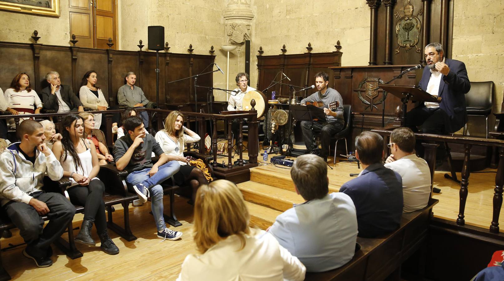 Recital poético de Carlos Aganzo en el Aula Triste del Palacio Santa Cruz de Valladolid