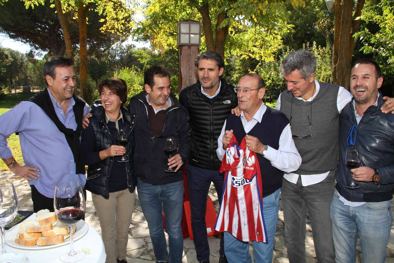 El consejero delegado del Atlético de Madrid, padrino de la vendimia 2015 de Dehesa de los Canónigos (Valladolid)