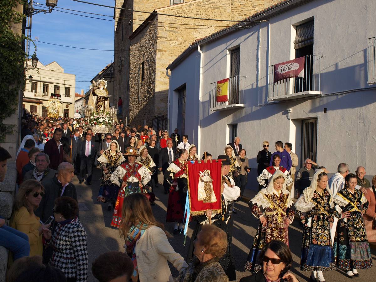 Una procesión pone punto y final a los actos del V Centenario en Alba de Tormes (2/2)