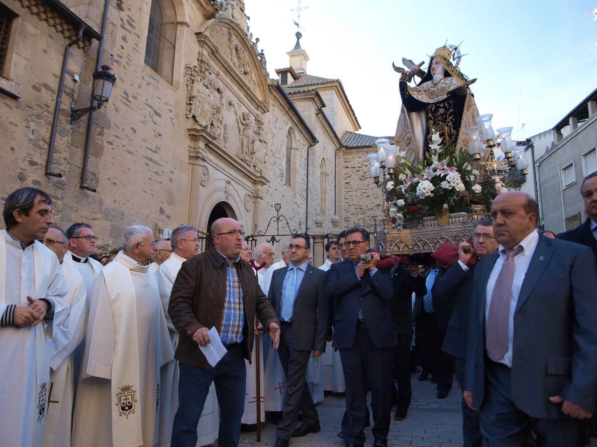 Una procesión pone punto y final a los actos del V Centenario en Alba de Tormes (2/2)