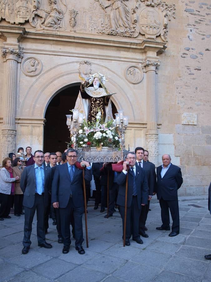 Una procesión pone punto y final a los actos del V Centenario en Alba de Tormes (2/2)