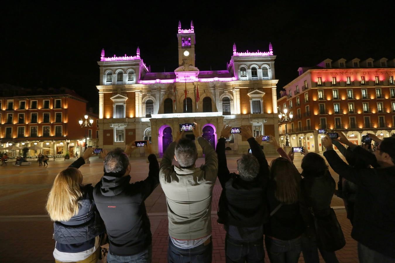 Valladolid se tiñe de rosa