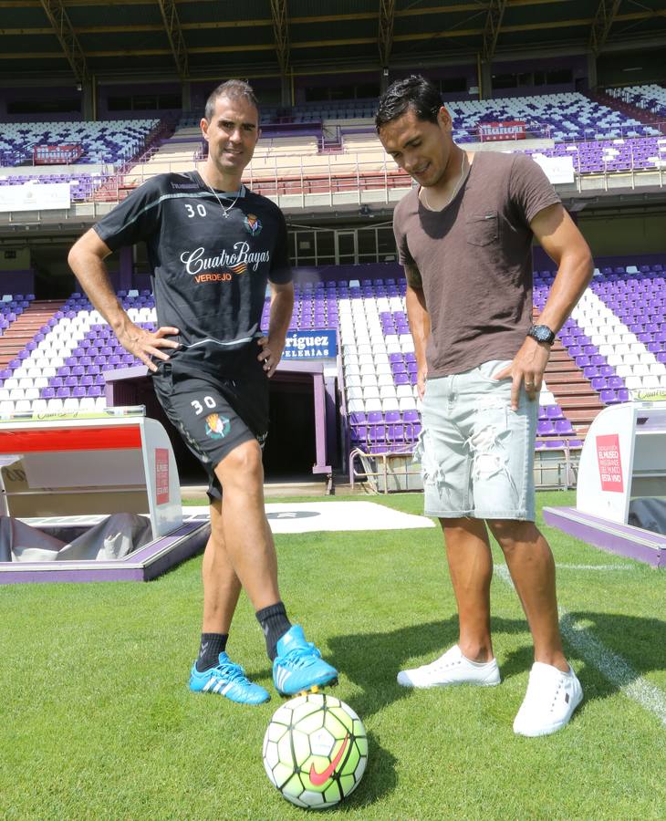 21.08.15 El entrenador del Real Valladolid, Gaizka Garitano, y el central Marcelo Silva, en el Estadio José Zorrilla.