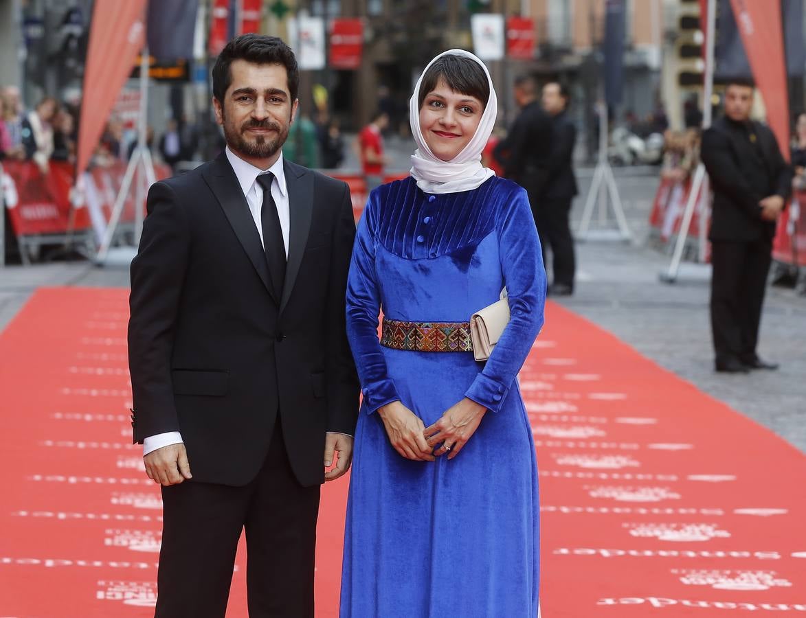 Alfombra roja de la gala inaugural de la 60 Seminci (1/2)