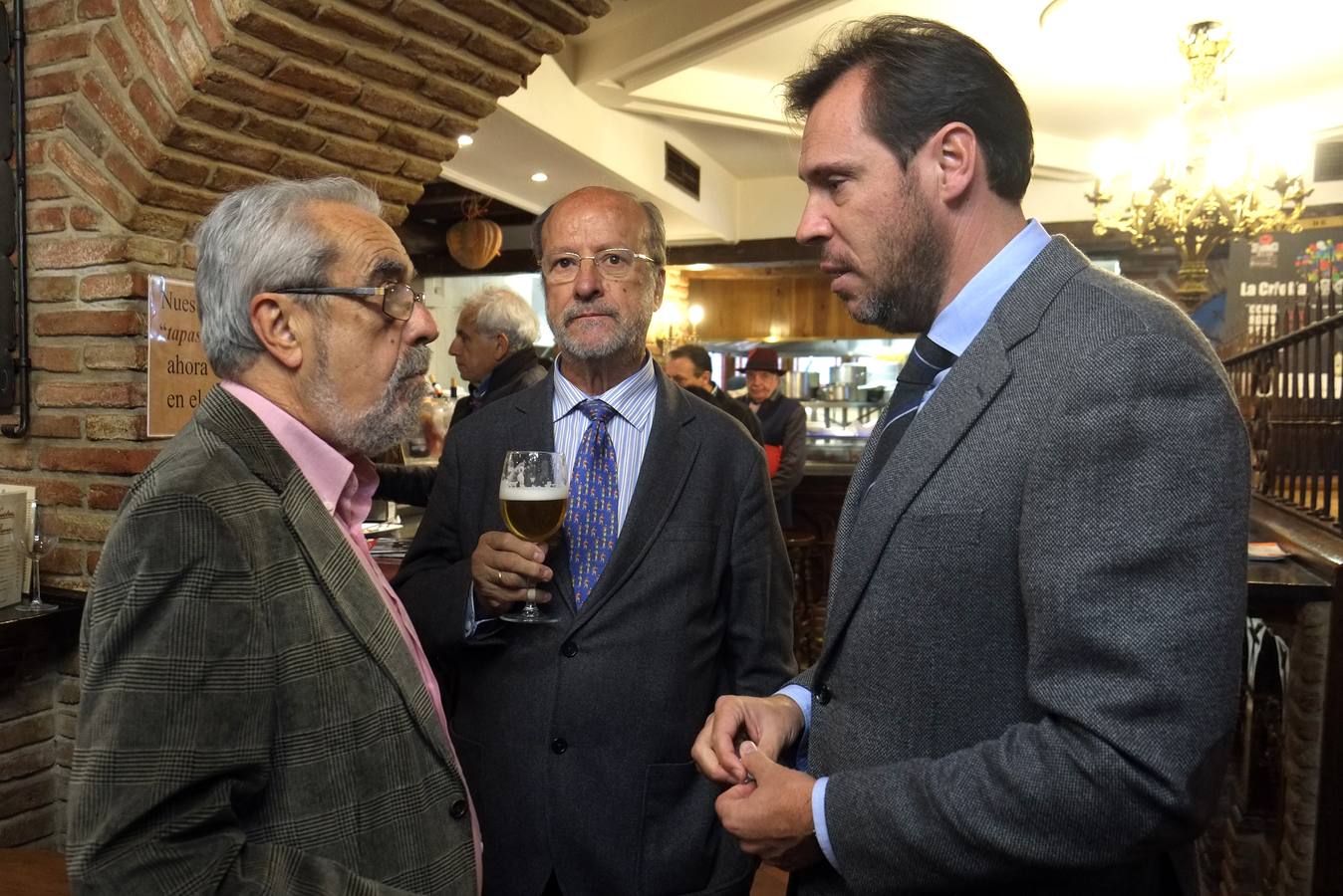 Cocha Velasco inaugura el comedor que Paco Martínez le dedica en La Criolla