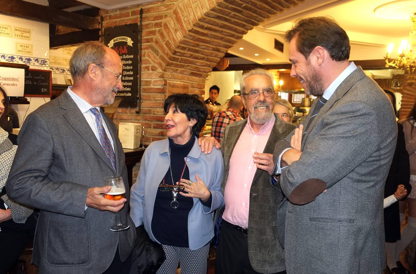 Cocha Velasco inaugura el comedor que Paco Martínez le dedica en La Criolla