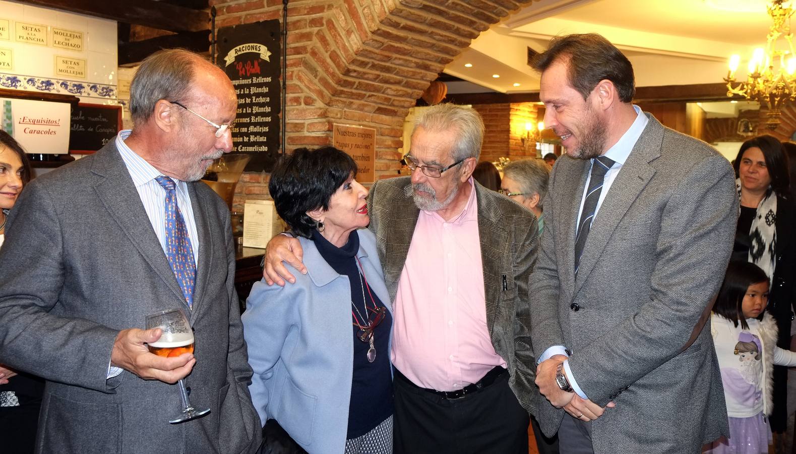 Cocha Velasco inaugura el comedor que Paco Martínez le dedica en La Criolla