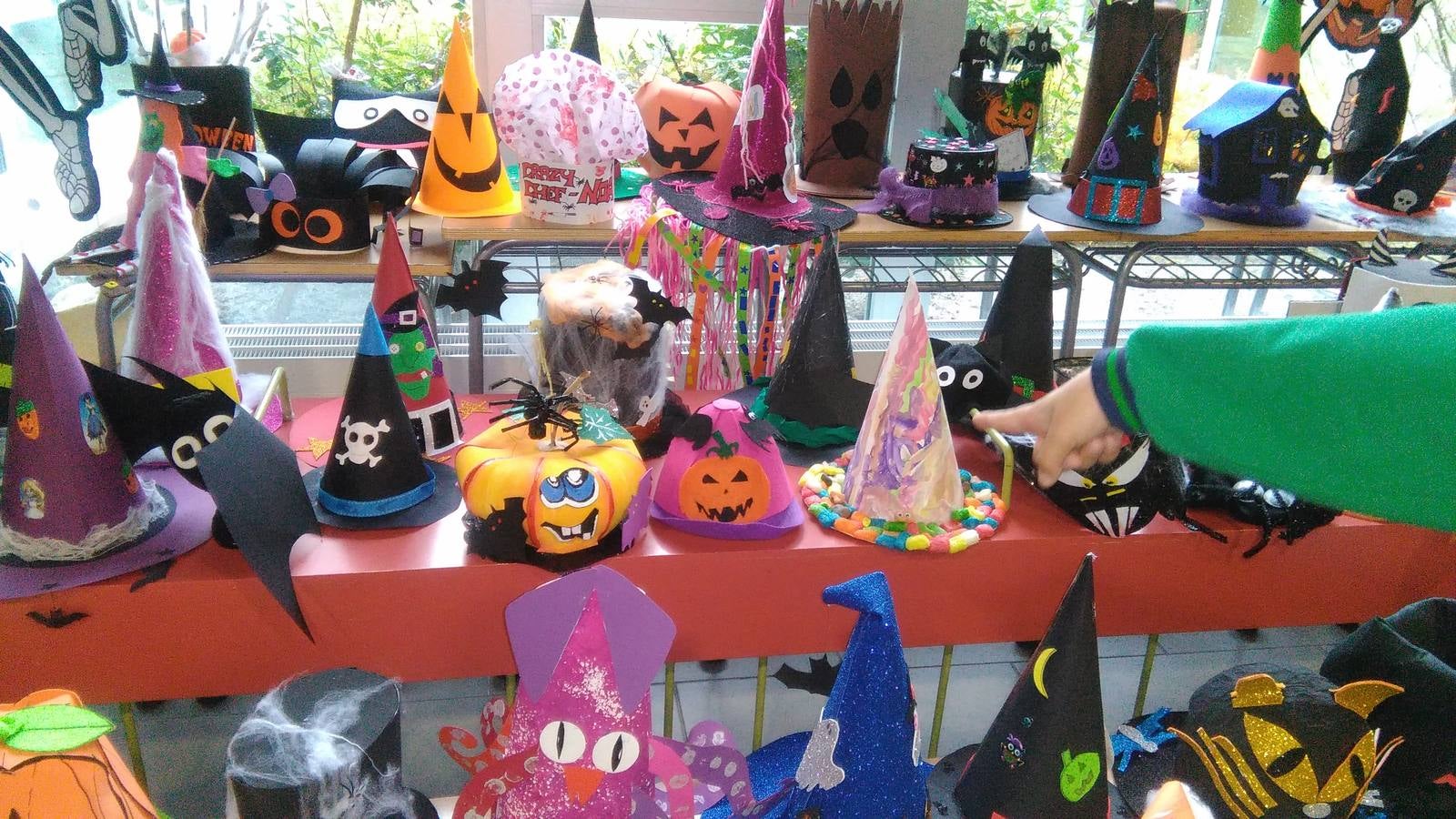Concurso de sombreros de Halloween en el colegio El Peral