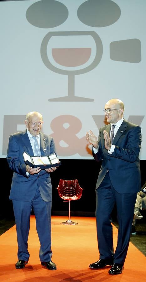 El bodeguero Alejandro Fernández recibe la Espiga de Oro de Honor de la Seminci