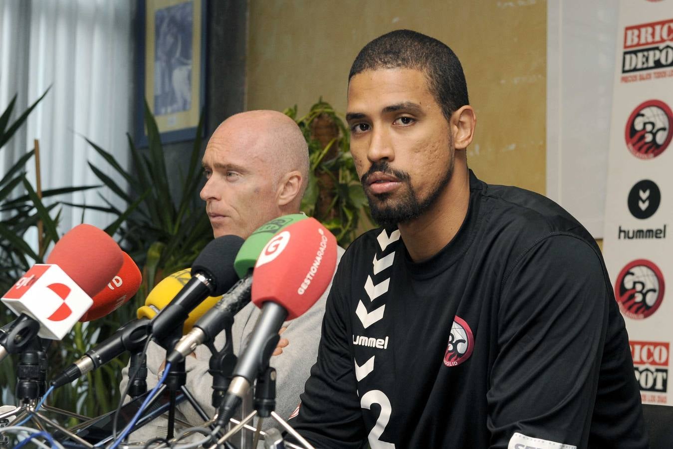 Presentación de Francisco Centeno como nuevo jugador del Brico Depôt Ciudad de Valldolid