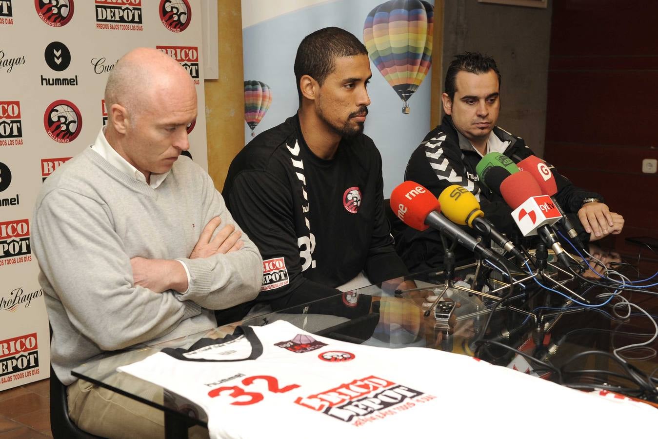 Presentación de Francisco Centeno como nuevo jugador del Brico Depôt Ciudad de Valldolid