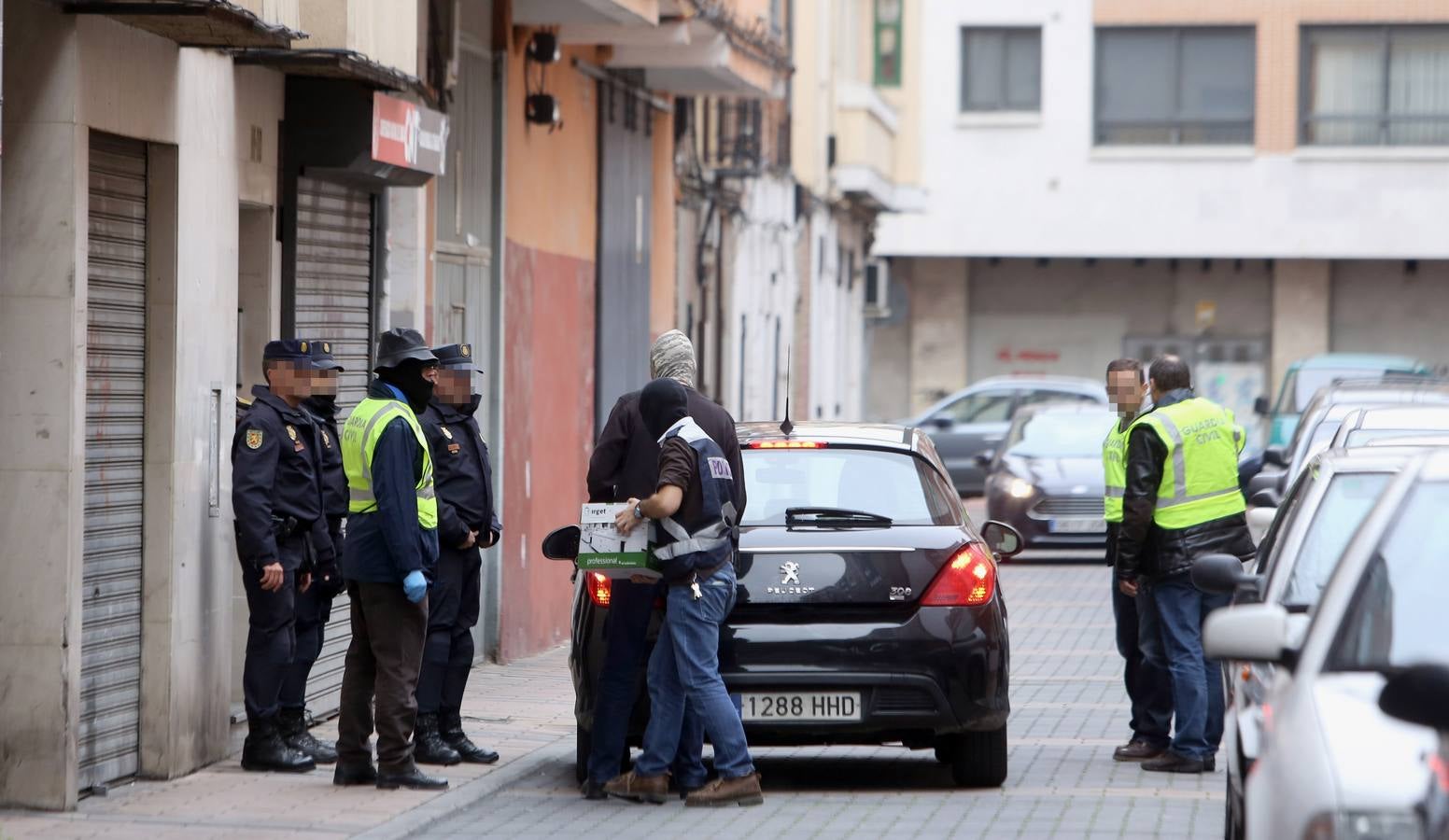 Operación contra el tráfico de drogas en Valladolid (2/2)