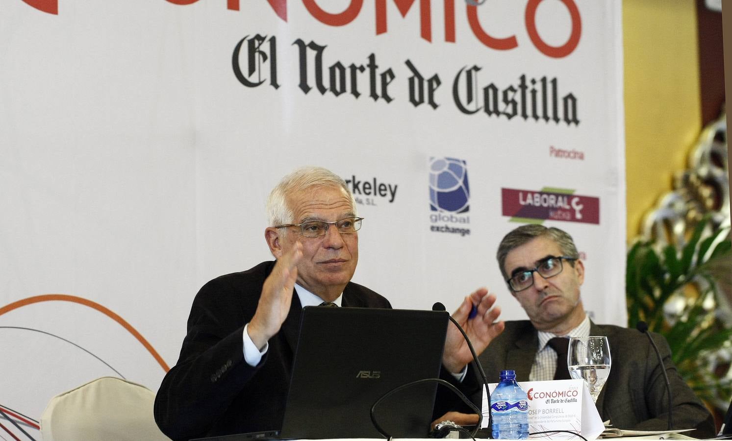 El exministro socialista Josep Borrell, en el Foro Económico de El Norte de Castilla en Salamanca