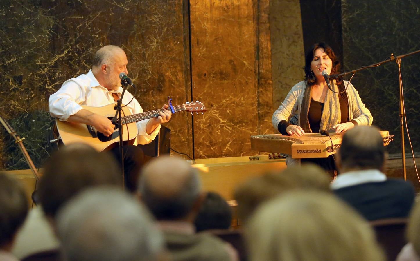 Javier Bergia y Begoña Olavide ponen música a la poesía española en el Aula de Cultura de El Norte de Castilla