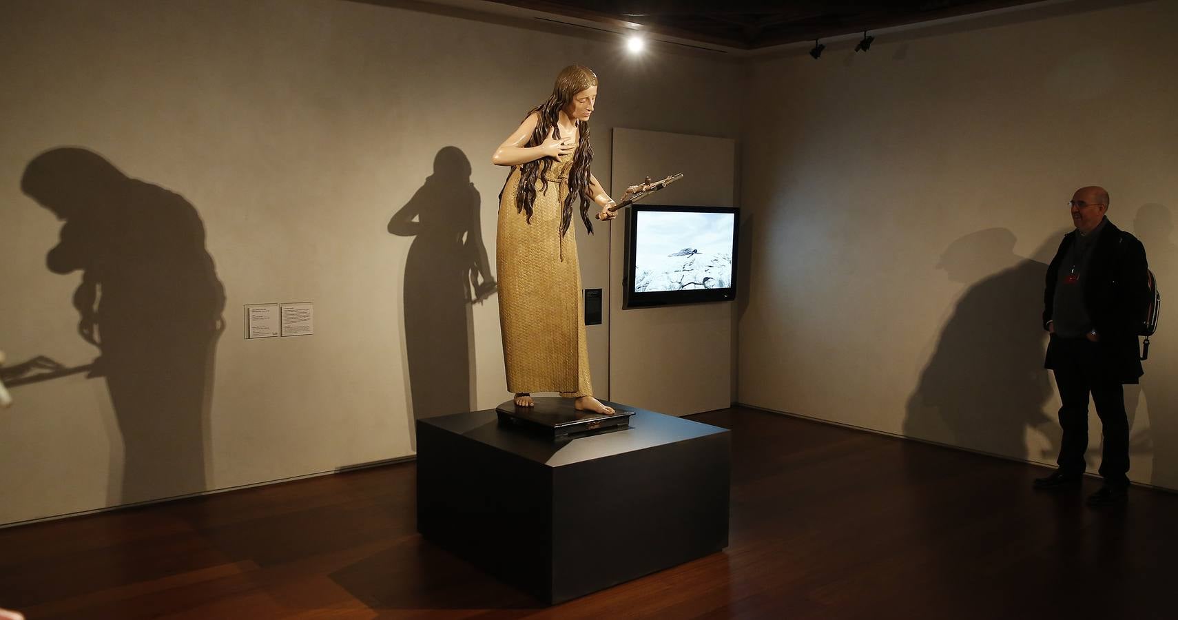 Soraya Sáenz de Santamaría inaugura una exposición sobre Santa Teresa en el Museo de Escultura de Valladolid