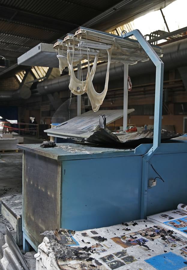 Las instalaciones de Macrolibros tras el incendio del pasado sábado